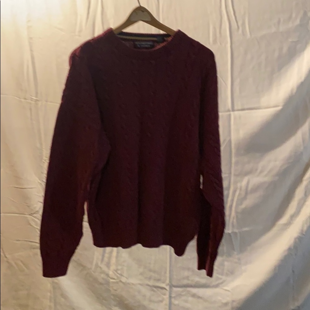 Roundtree & yorke sweater